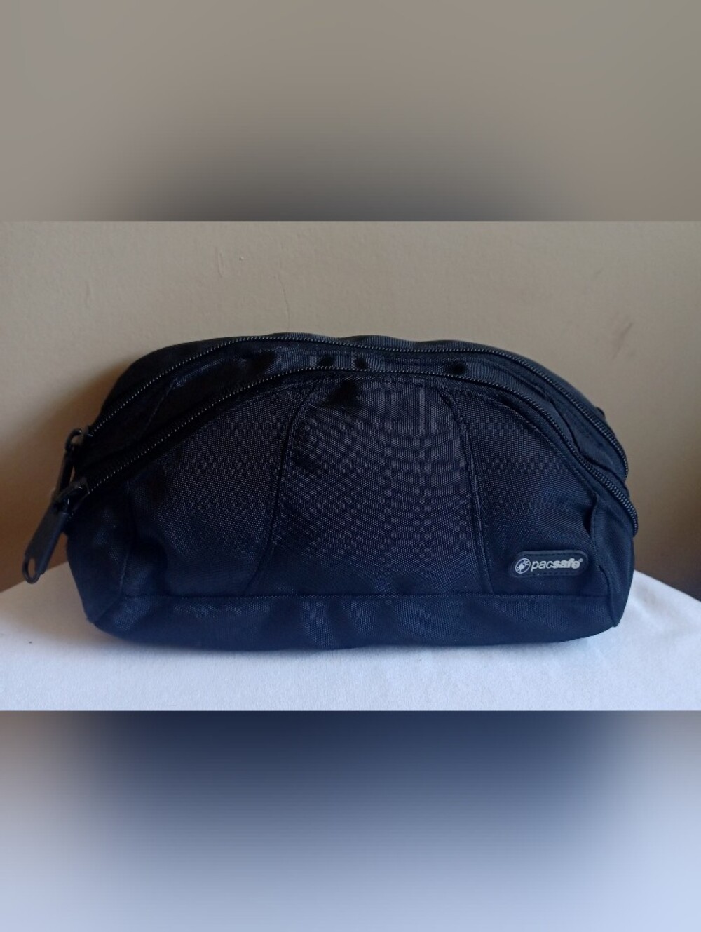 PACSAFE stashsafe 100GII Anti-theft- security Tag Bag In Black